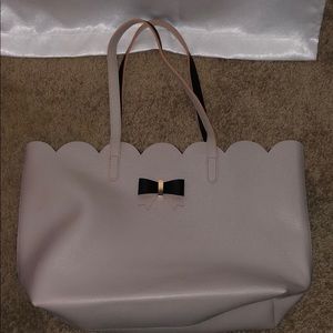 Creamy colored purse/bag